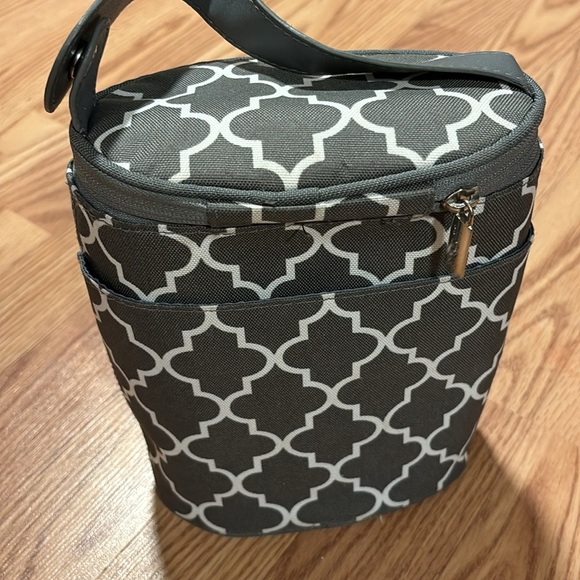 Jj cole bottle cooler. Insulated with outside and inside pocket. Has handle - Picture 6 of 6